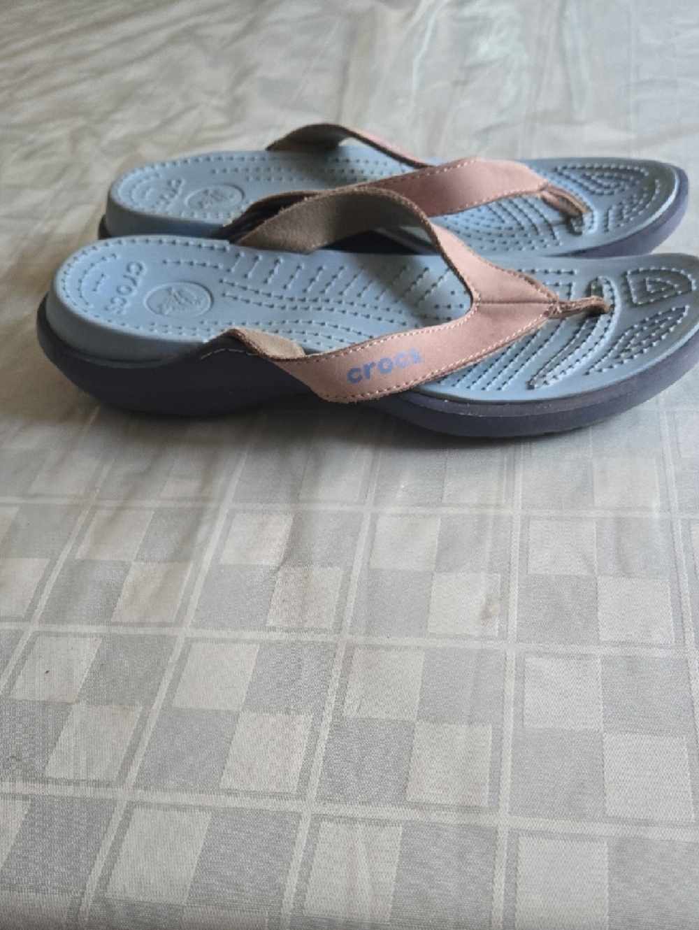 CROCS Women's Capri Flip Flops Sandals - Picture 3 of 3